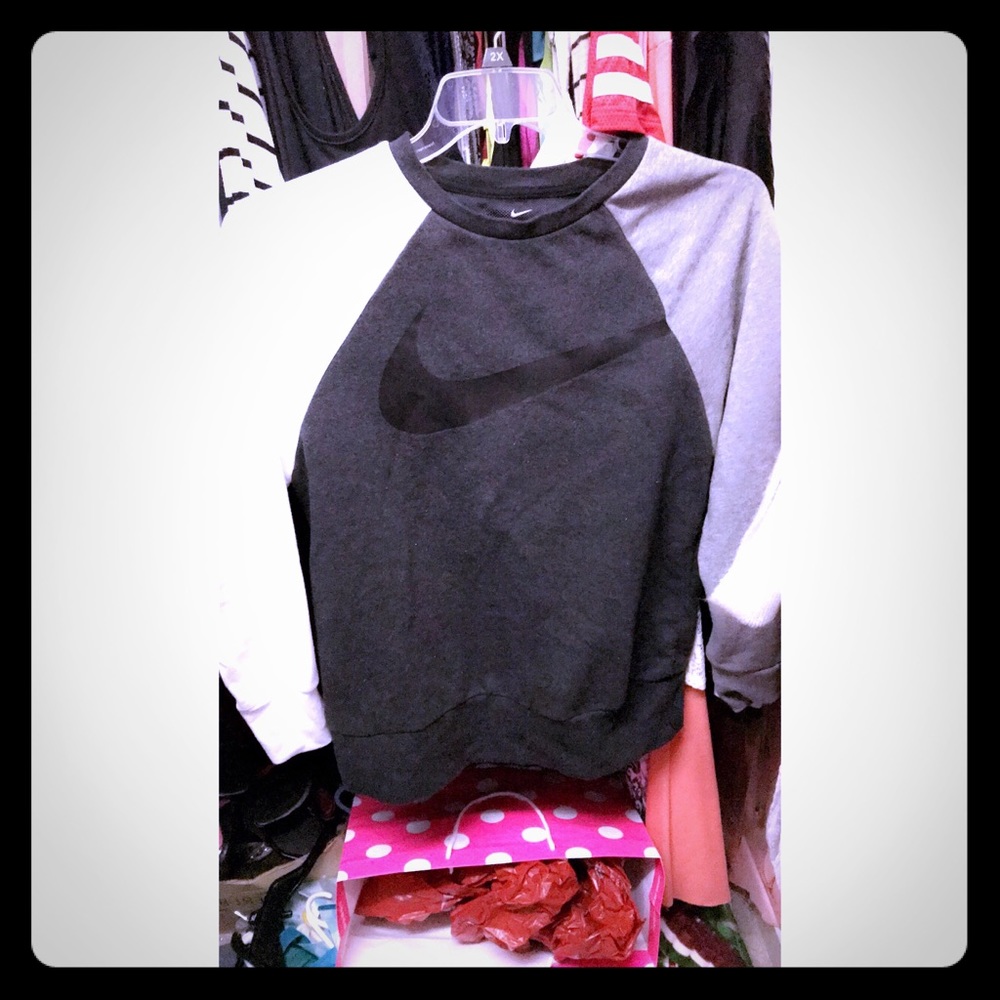 Nike pull over